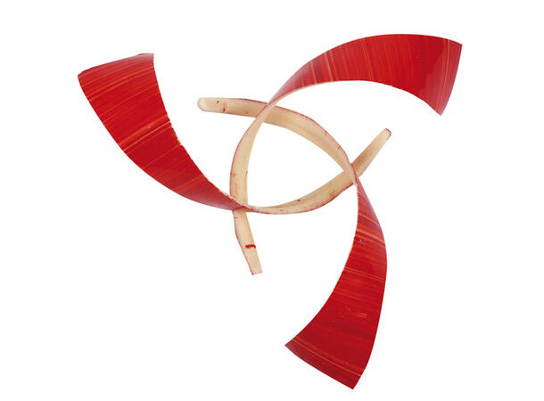 Krøll hvit sjokolade rød 9cm - 69stk 